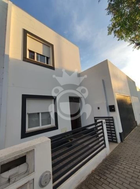Moradia T4 para Venda em Corval