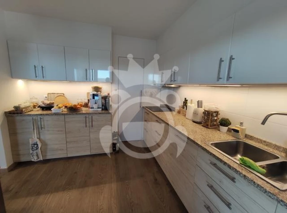 Moradia T4 para Venda em Corval Foto 10