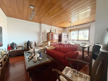 Apartamento T3 para Venda em Anta e Guetim