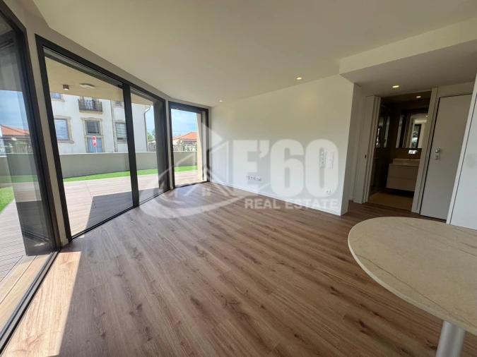 Apartamento T1 para Venda em Arcozelo Foto 6