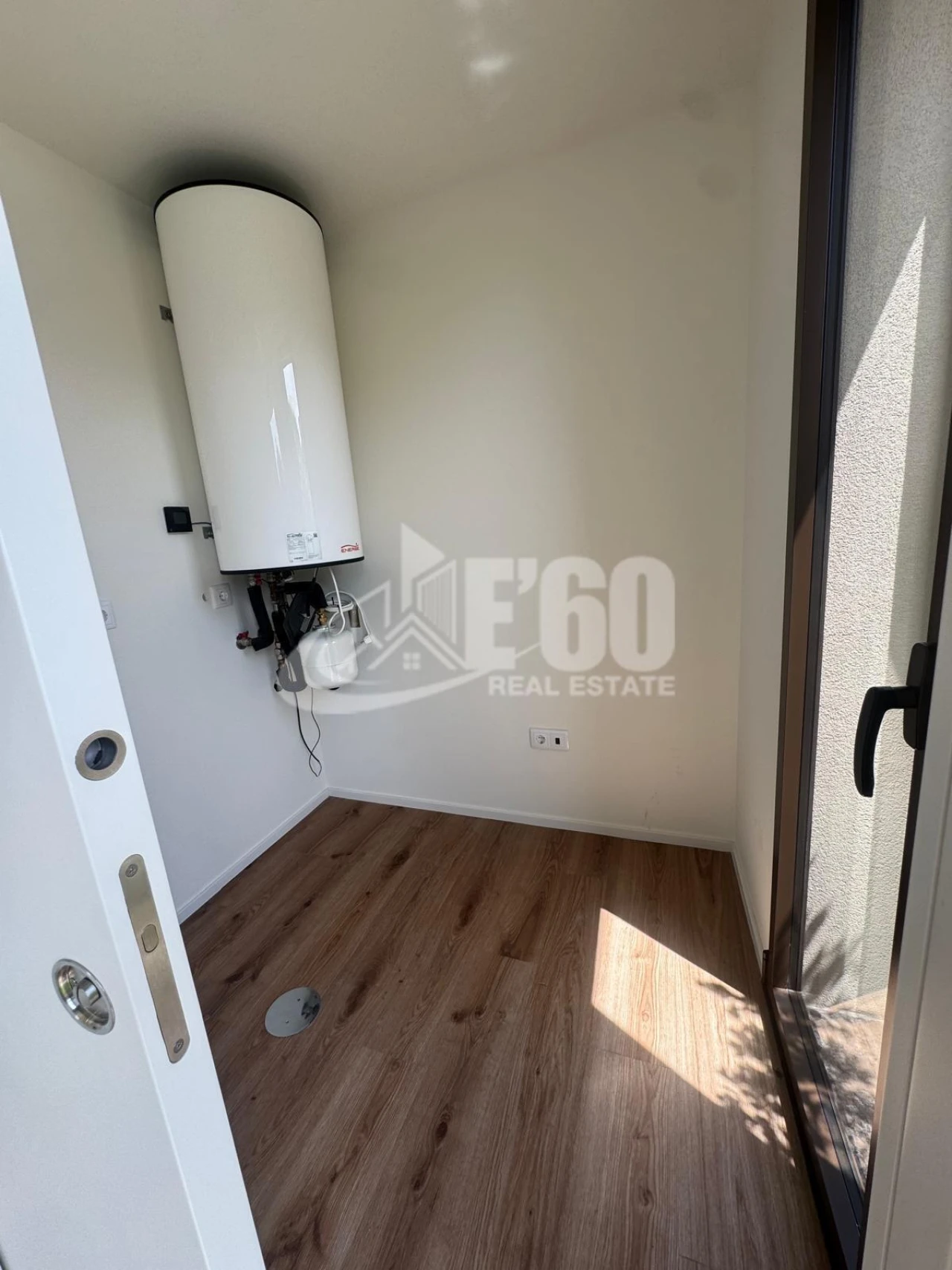 Apartamento T1 para Venda em Arcozelo Foto 4