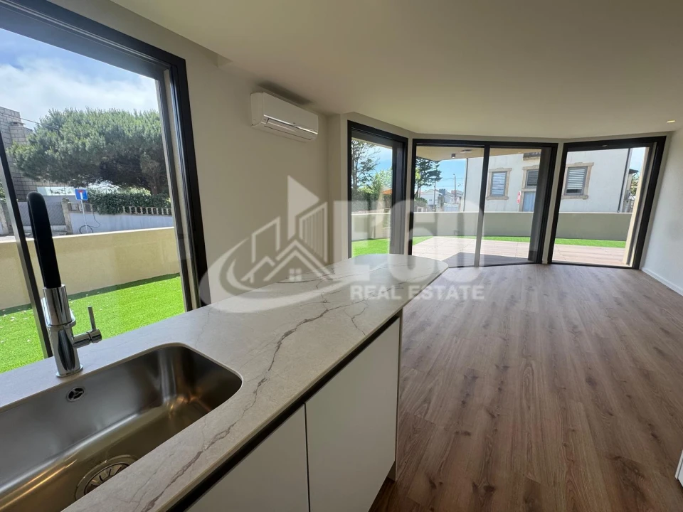 Apartamento T1 para Venda em Arcozelo Foto 7