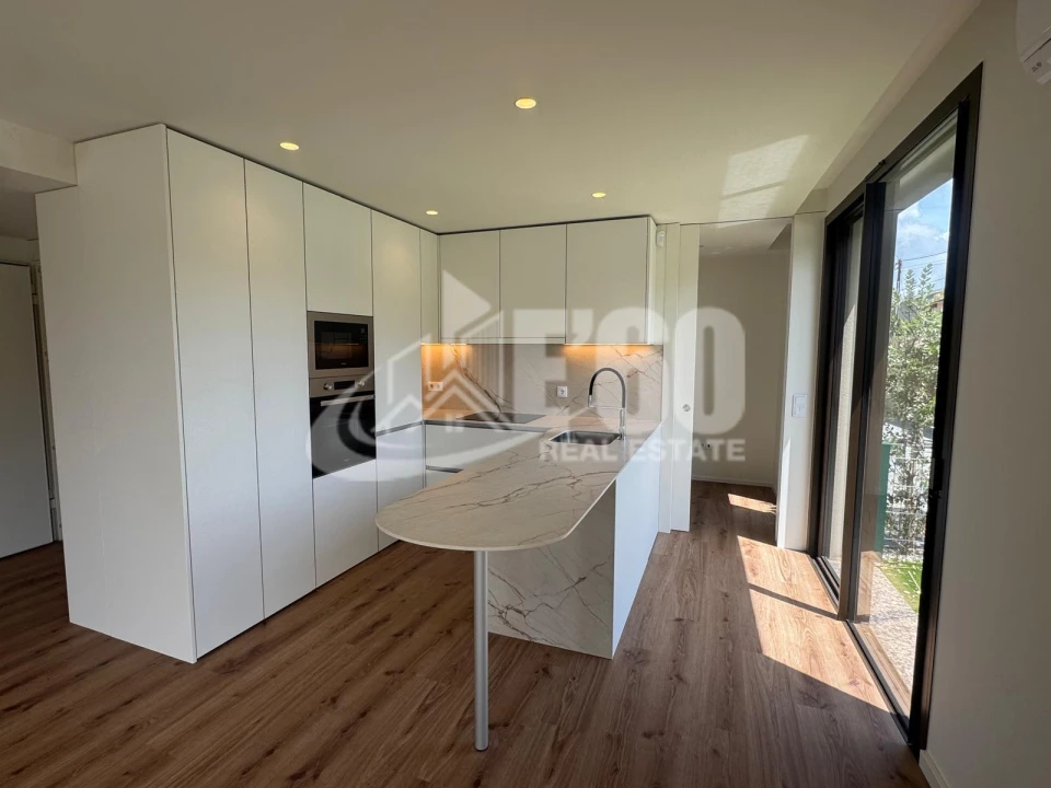 Apartamento T1 para Venda em Arcozelo Foto 3