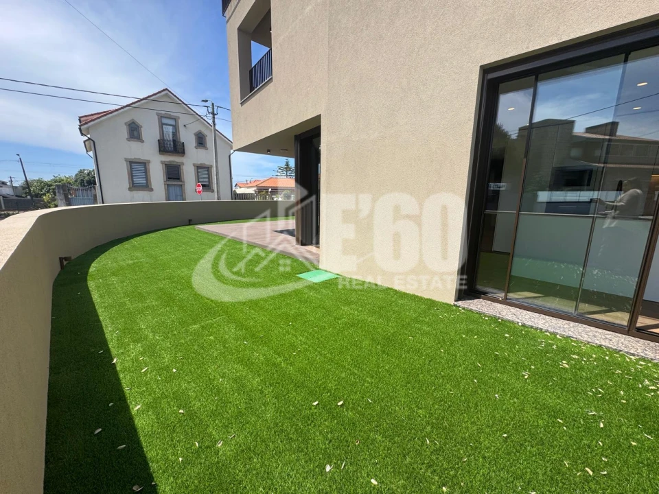 Apartamento T1 para Venda em Arcozelo Foto 12