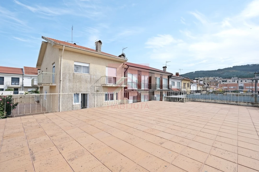 Moradia T4 para Venda em Valongo Foto 30