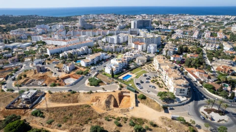 Terreno para Venda em Albufeira e Olhos de Água