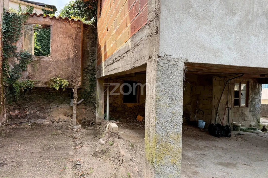 Moradia T4 para Venda em Lousã e Vilarinho Foto 5