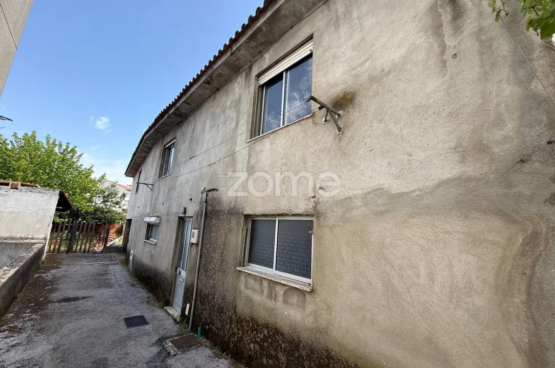 Moradia T4 para Venda em Lousã e Vilarinho Foto 1