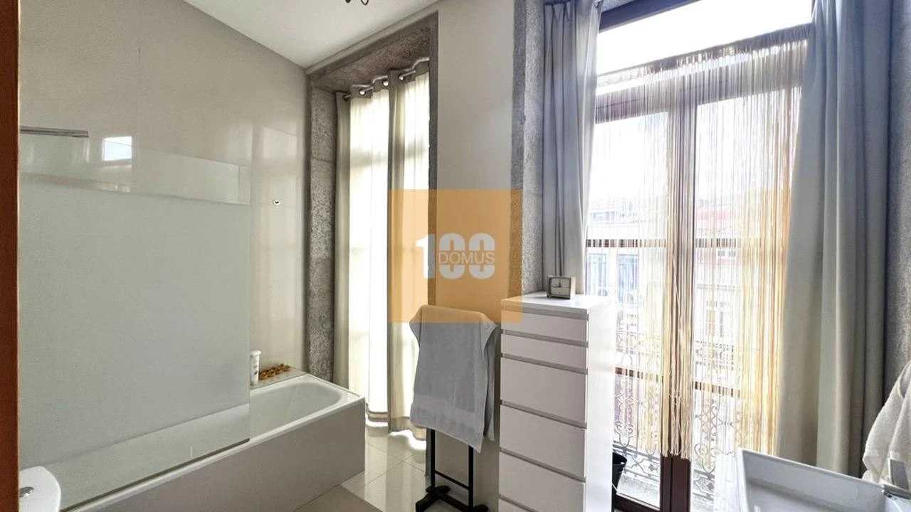 Apartamento T2 para Venda em Cedofeita, Santo Ildefonso, Sé, Miragaia, São Nicolau e Vitória Foto 11