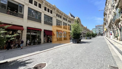 Negócio para Venda em Cedofeita, Santo Ildefonso, Sé, Miragaia, São Nicolau e Vitória
