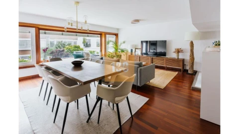 Apartamento T3 para Venda em Aldoar, Foz do Douro e Nevogilde