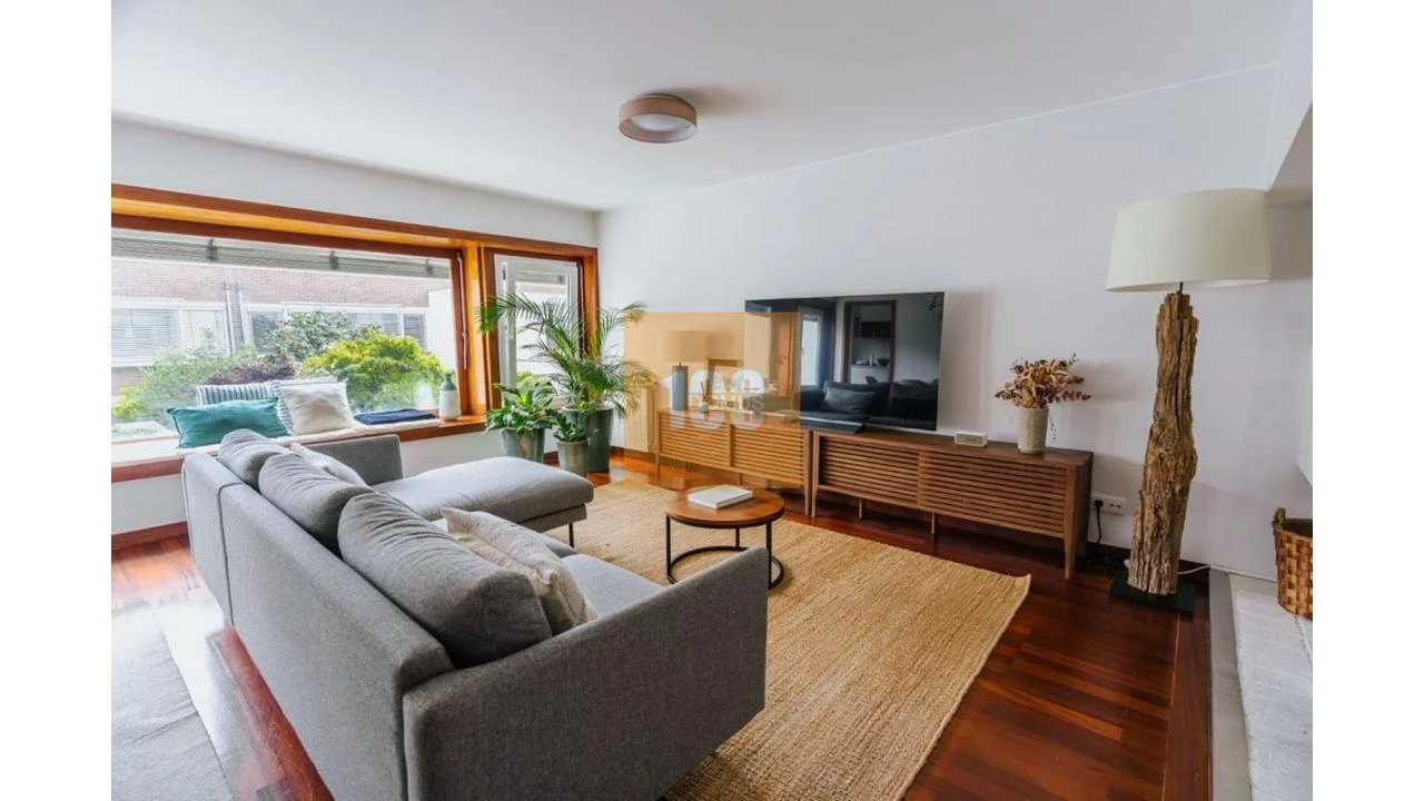 Apartamento T3 para Venda em Aldoar, Foz do Douro e Nevogilde Foto 3