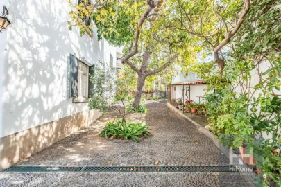 Moradia T4 para Venda em Funchal (Santa Maria Maior)