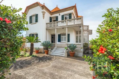Moradia T4 para Venda em Funchal (Santa Maria Maior)