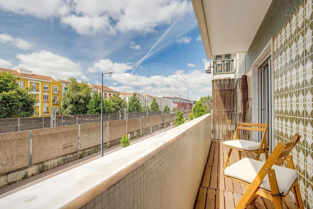 Apartamento T2 para Venda em Alvalade Foto 17