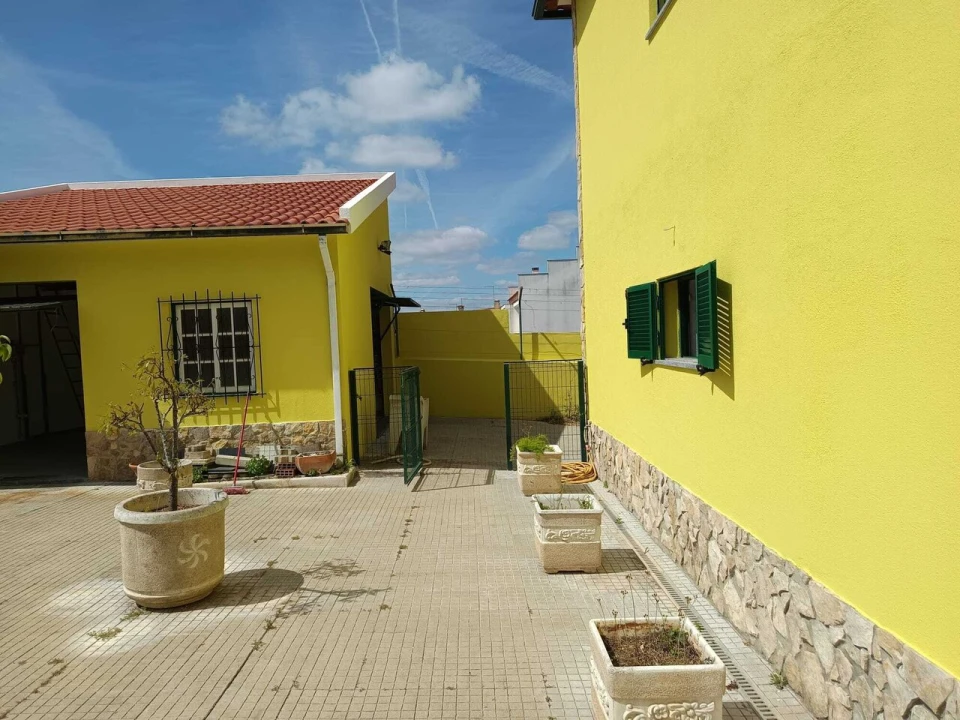 Moradia T6 para Venda em Marvila, Ribeira Santarém, São Salvador, São Nicolau Foto 6