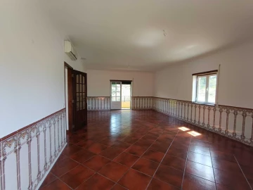 Moradia T6 para Venda em Marvila, Ribeira Santarém, São Salvador, São Nicolau