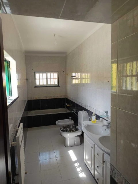 Moradia T6 para Venda em Marvila, Ribeira Santarém, São Salvador, São Nicolau