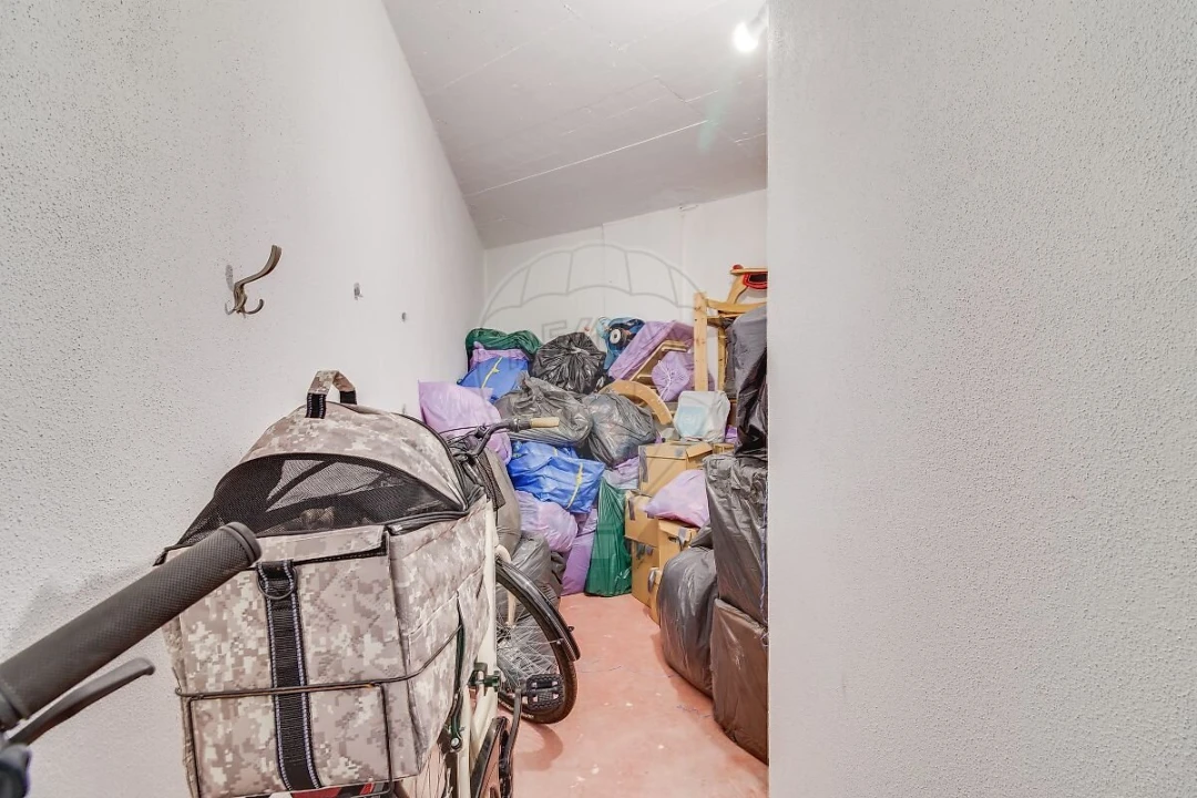 Apartamento T1 para Venda em Venteira Foto 17