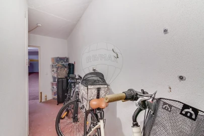 Apartamento T1 para Venda em Venteira
