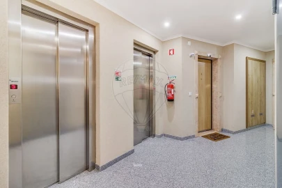 Apartamento T1 para Venda em Venteira