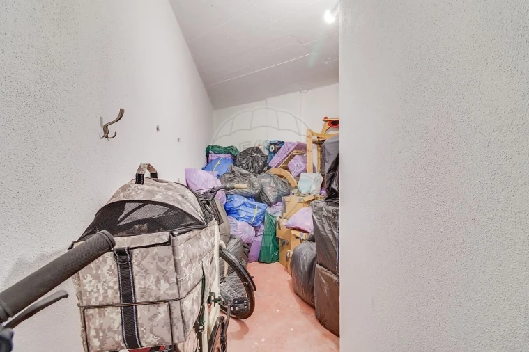 Apartamento T1 para Venda em Venteira Foto 17