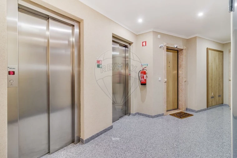 Apartamento T1 para Venda em Venteira Foto 14
