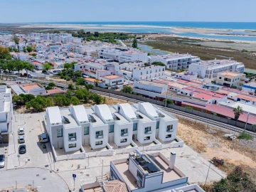 Moradia T4 para Venda em Moncarapacho e Fuseta