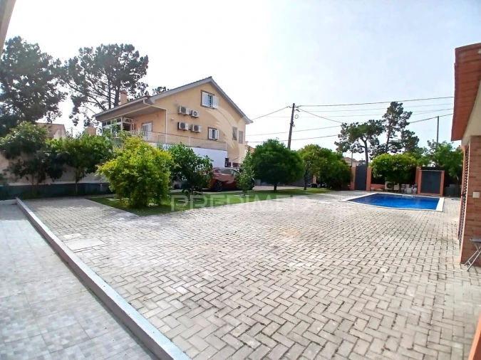 Moradia T5 para Venda em Quinta do Conde Foto 31