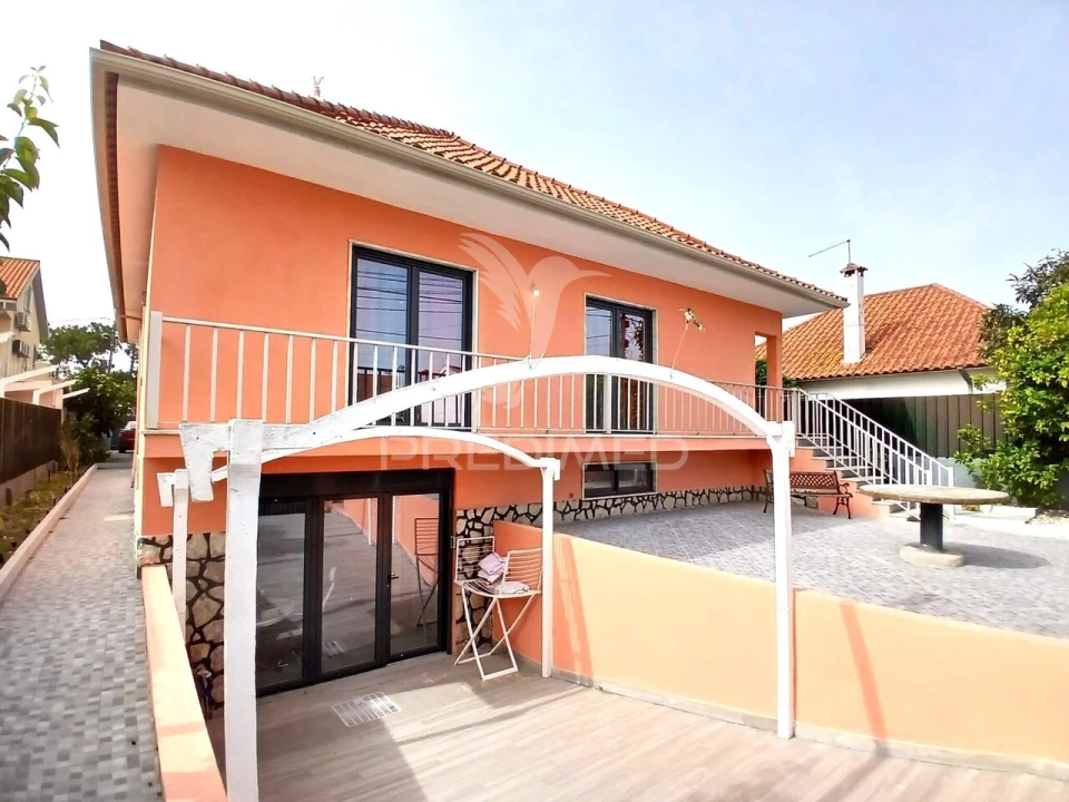 Moradia T5 para Venda em Quinta do Conde Foto 4