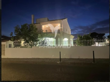 Moradia T5 para Venda em Alvor