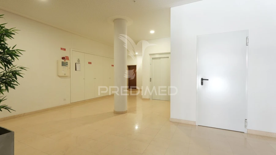 Apartamento T2 para Venda em Fatima Foto 3