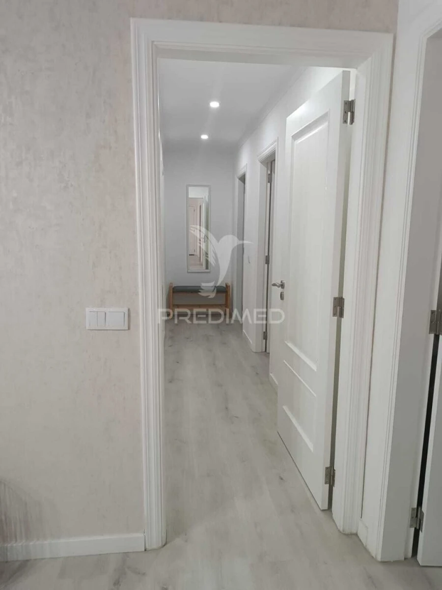Apartamento T4 para Venda em Peso da Régua e Godim Foto 2