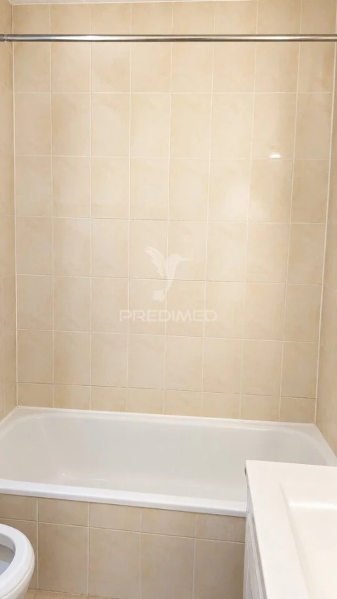 Apartamento T3 para Venda em Alcobaça e Vestiaria
