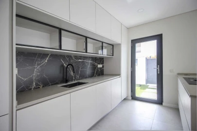 Moradia T3 para Venda em Ferreiras