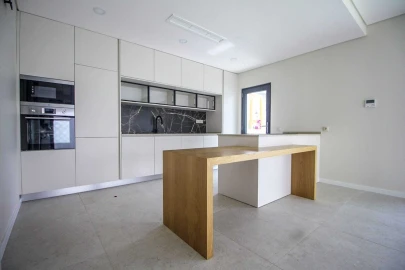 Moradia T3 para Venda em Ferreiras
