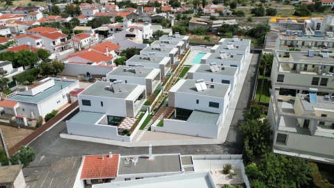 Moradia T3 para Venda em Ferreiras
