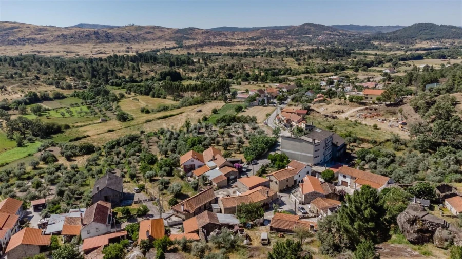 Moradia T3 para Venda em Bendada Foto 18