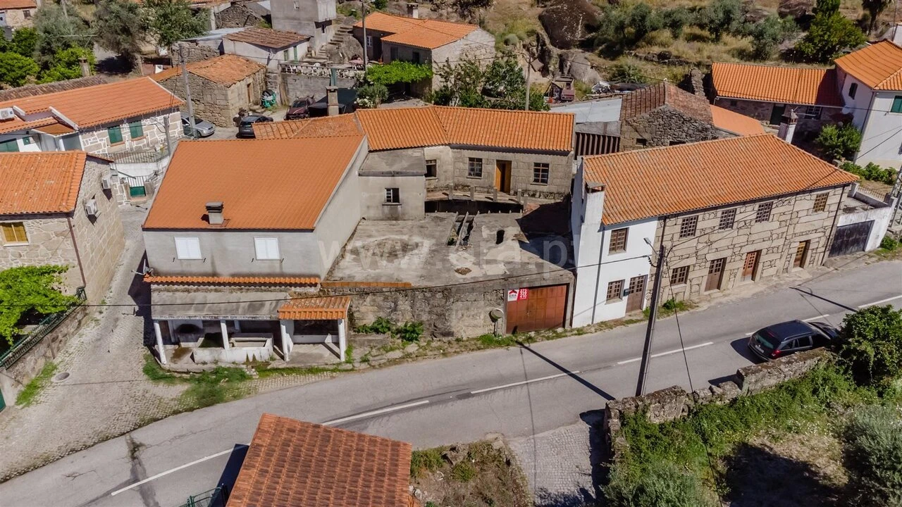 Moradia T3 para Venda em Bendada Foto 1