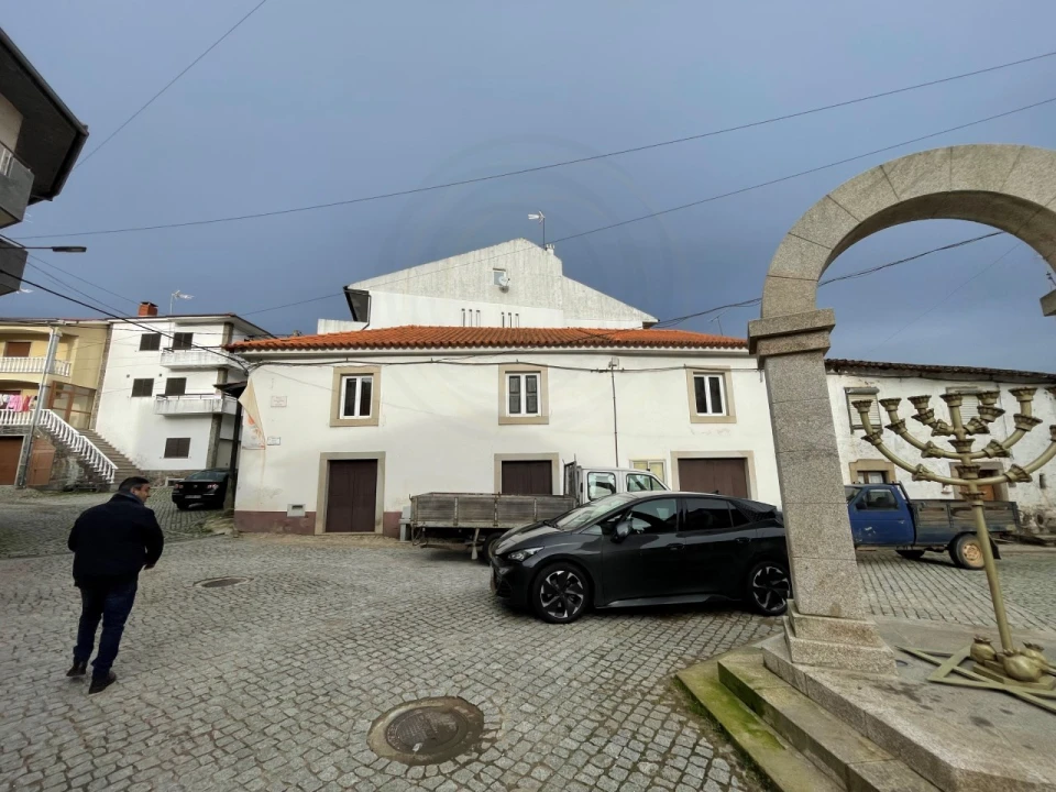 Moradia T4 para Venda em Carção Foto 2