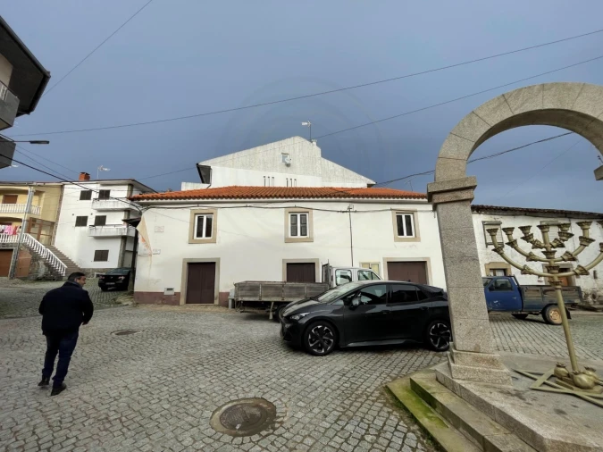 Moradia T4 para Venda em Carção Foto 2