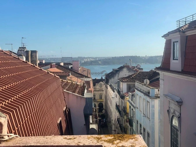 Apartamento T2 para Arrendamento em Misericórdia Foto 2