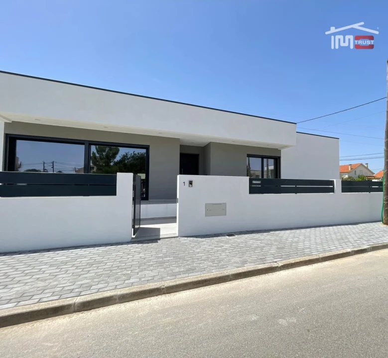 Moradia T3 para Venda em Fernao Ferro Foto 31