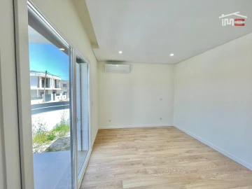 Moradia T3 para Venda em Fernao Ferro