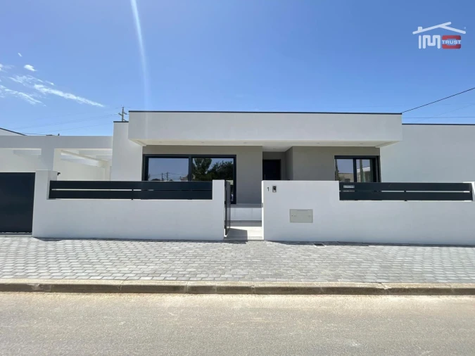 Moradia T3 para Venda em Fernao Ferro Foto 32