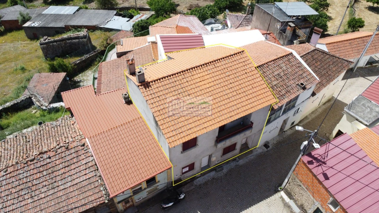 Moradia T2 para Venda em Ferradosa e Sendim da Serra Foto 19