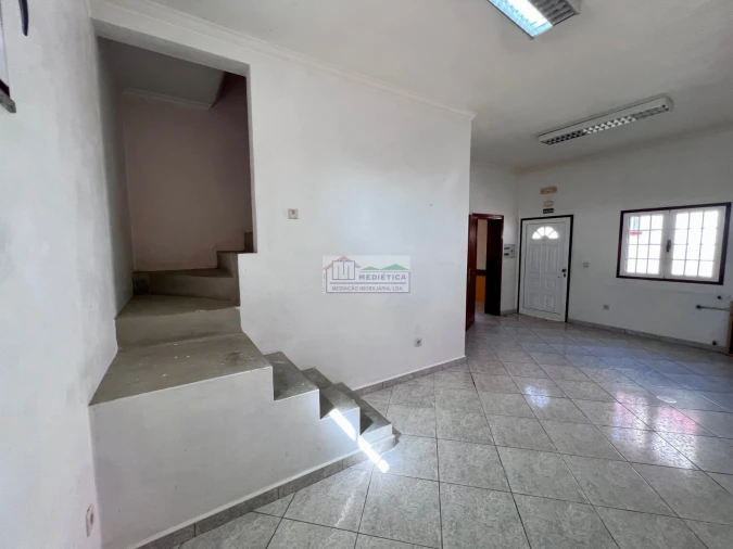 Moradia T2 para Venda em Ferradosa e Sendim da Serra Foto 7