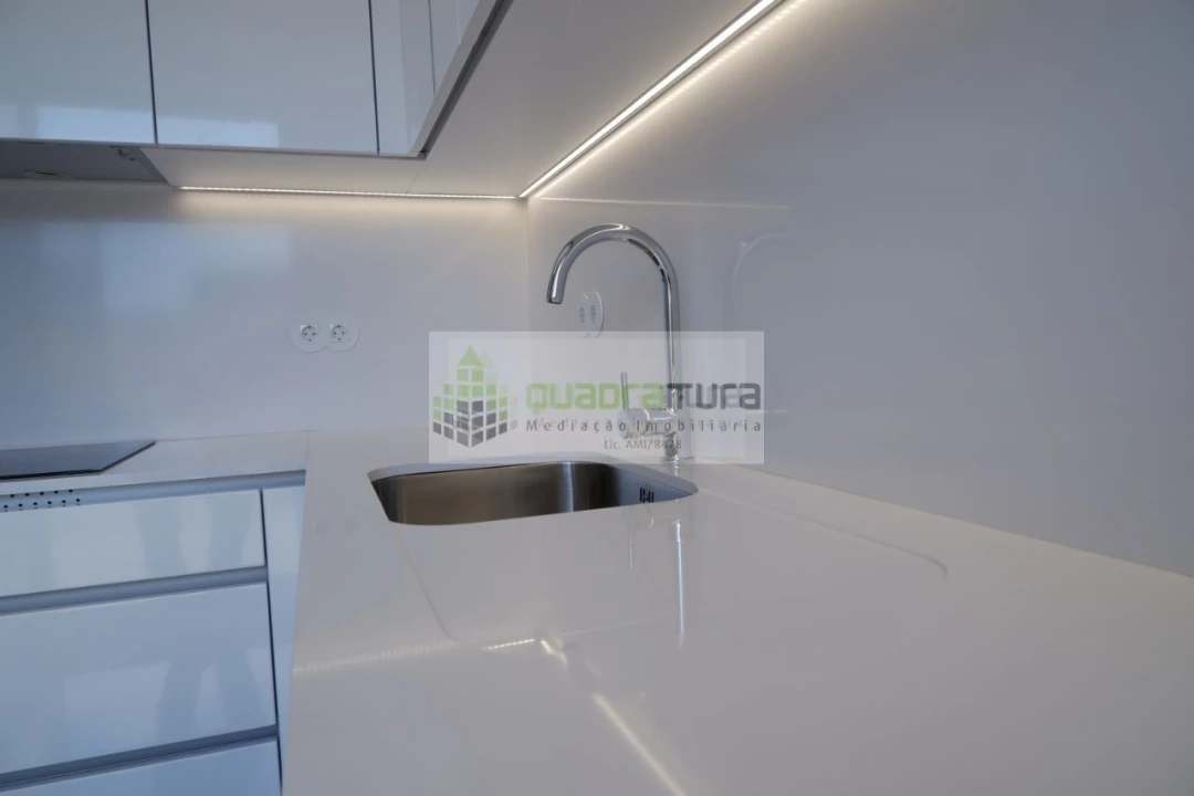 Apartamento T2 para Venda em Cedofeita, Santo Ildefonso, Sé, Miragaia, São Nicolau e Vitória Foto 6