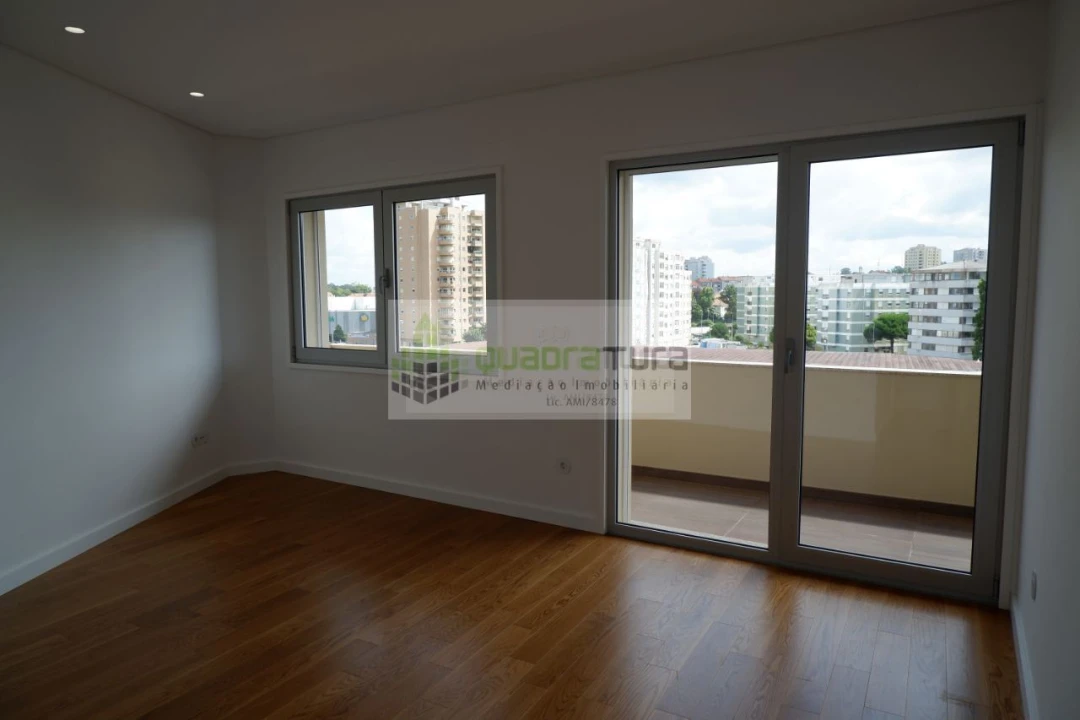 Apartamento T2 para Venda em Cedofeita, Santo Ildefonso, Sé, Miragaia, São Nicolau e Vitória Foto 1