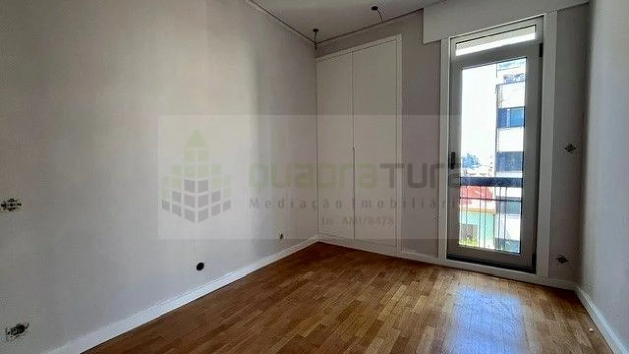 Apartamento T2 para Venda em Cedofeita, Santo Ildefonso, Sé, Miragaia, São Nicolau e Vitória Foto 9